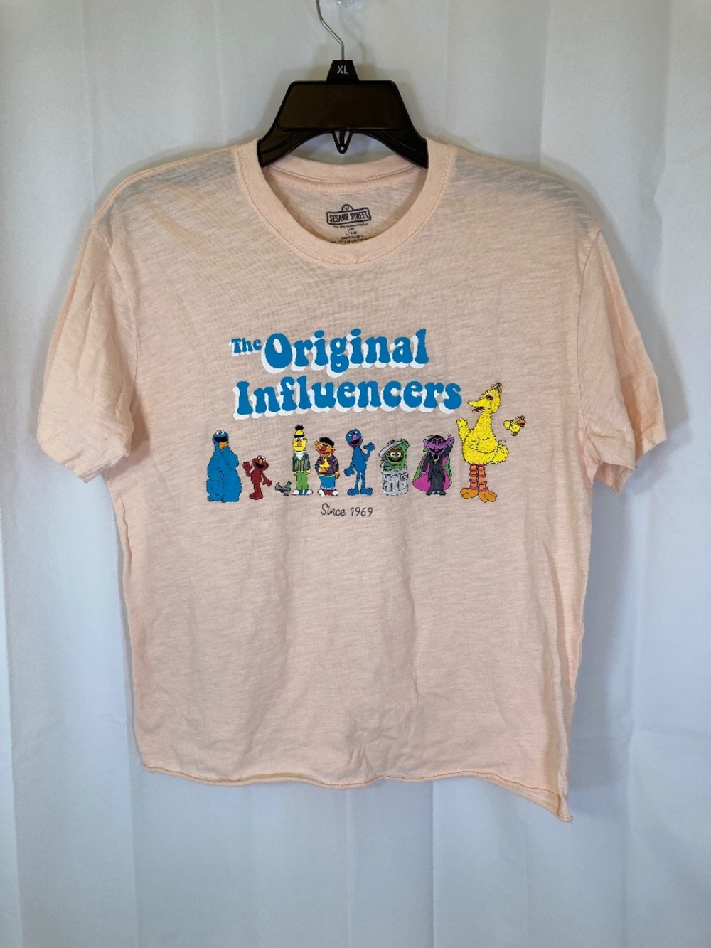 Sesame Street Original Influencers Shirt Sz L Juniors Short Sleeve Peach